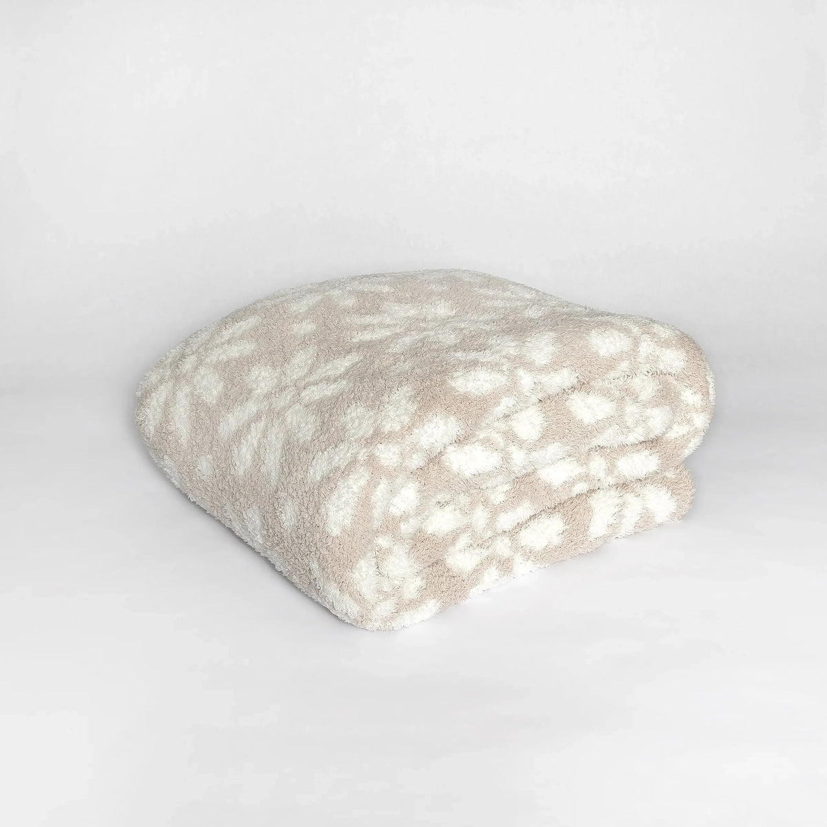 Daisy Print Blushing Beige and White Extended Throw-10