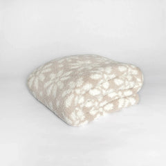Daisy Print Blushing Beige and White Extended Throw-10
