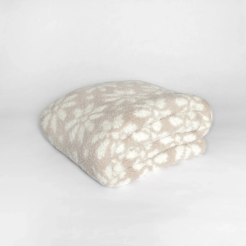 Daisy Print Blushing Beige and White Extended Throw-10