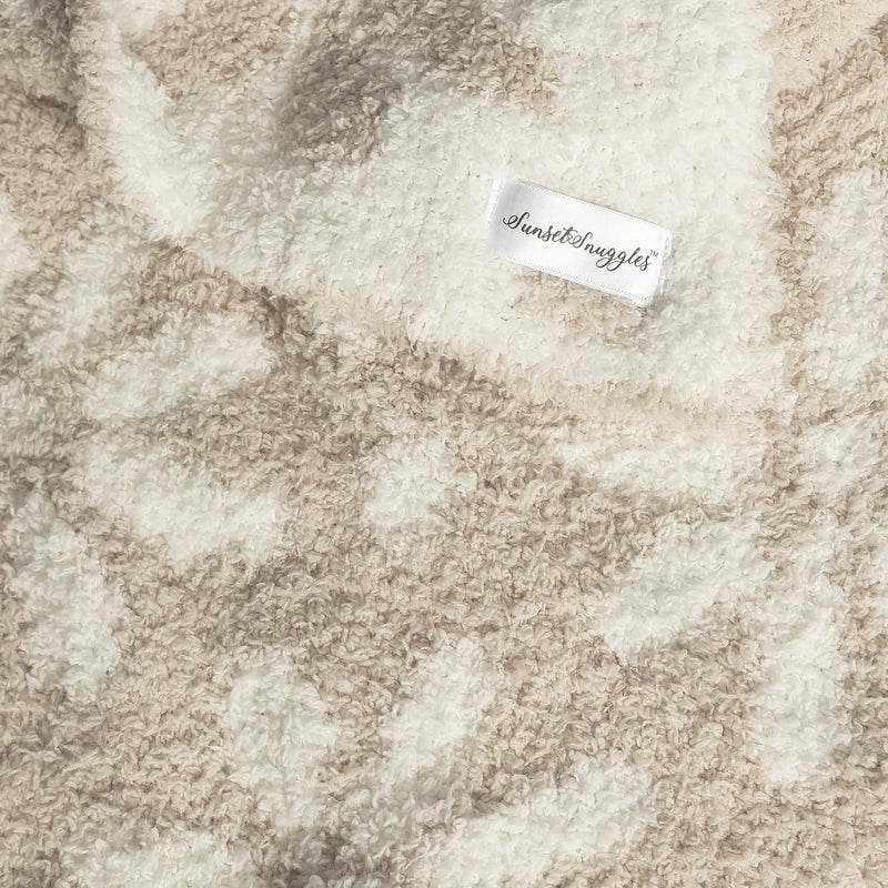 Blushing Beige & White Daisy Print Lovey-4