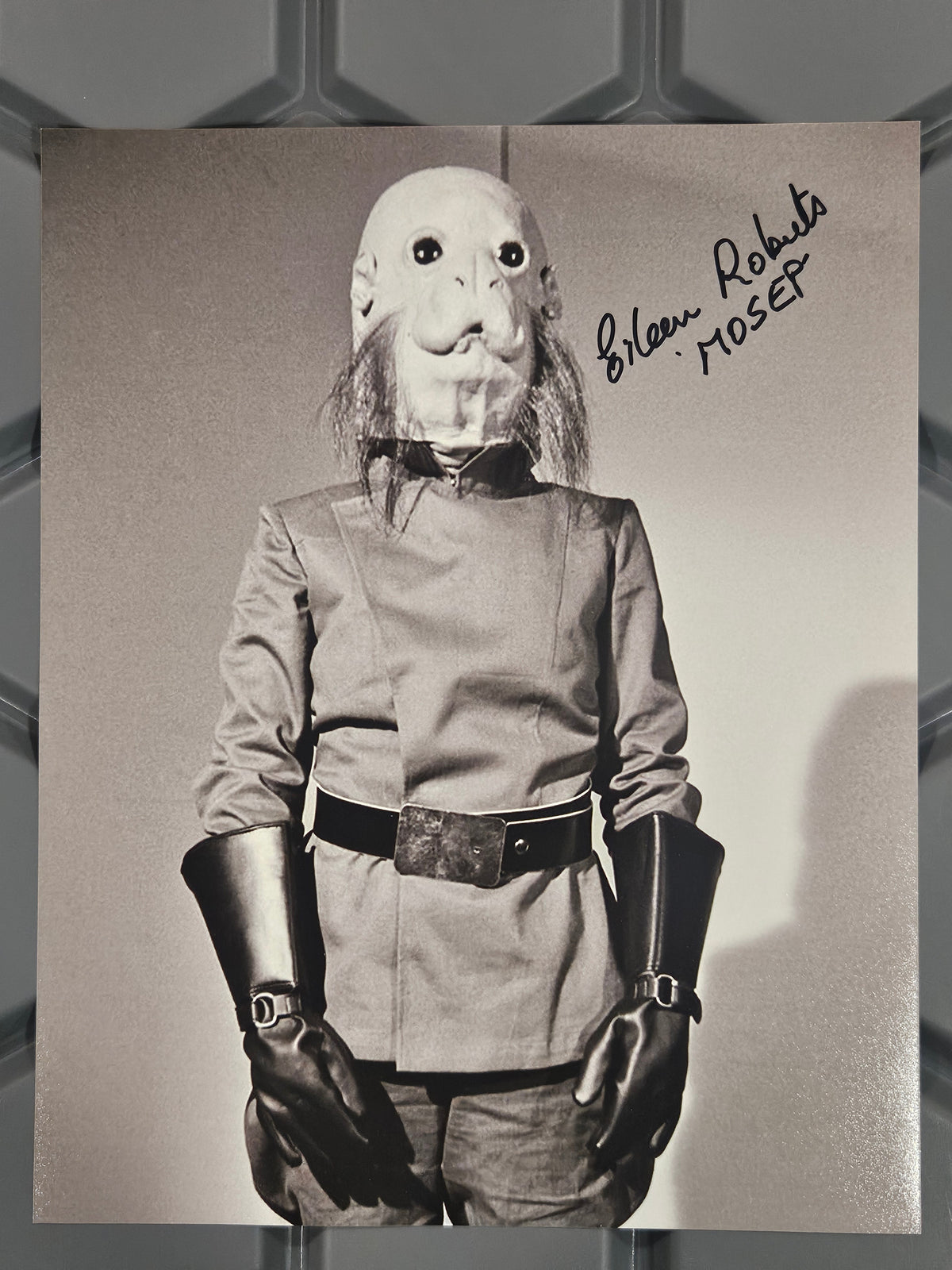 Star Wars – Mosep Binneed Autographed 8x10 Photo | Signed by Eileen Roberts with COA