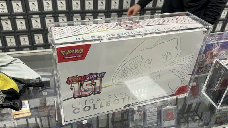 EVORETRO Acrylic Case Display for Pokemon 151 Scarlet Mega Charizard EX & Violet Ultra-Premium Collection Box-8