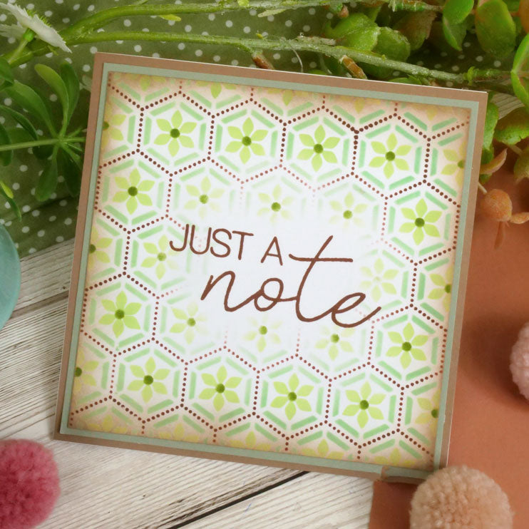 Pour l'amour des masques - Carrelage floral en nid d'abeille en couches-13
