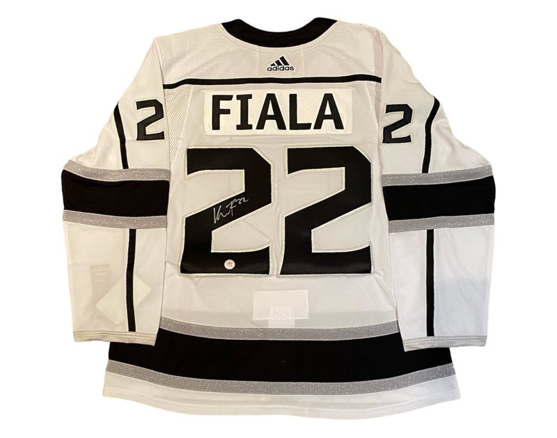 Jersey Adidas blanco de visitante de Los Angeles Kings autografiado por Kevin Fiala-1