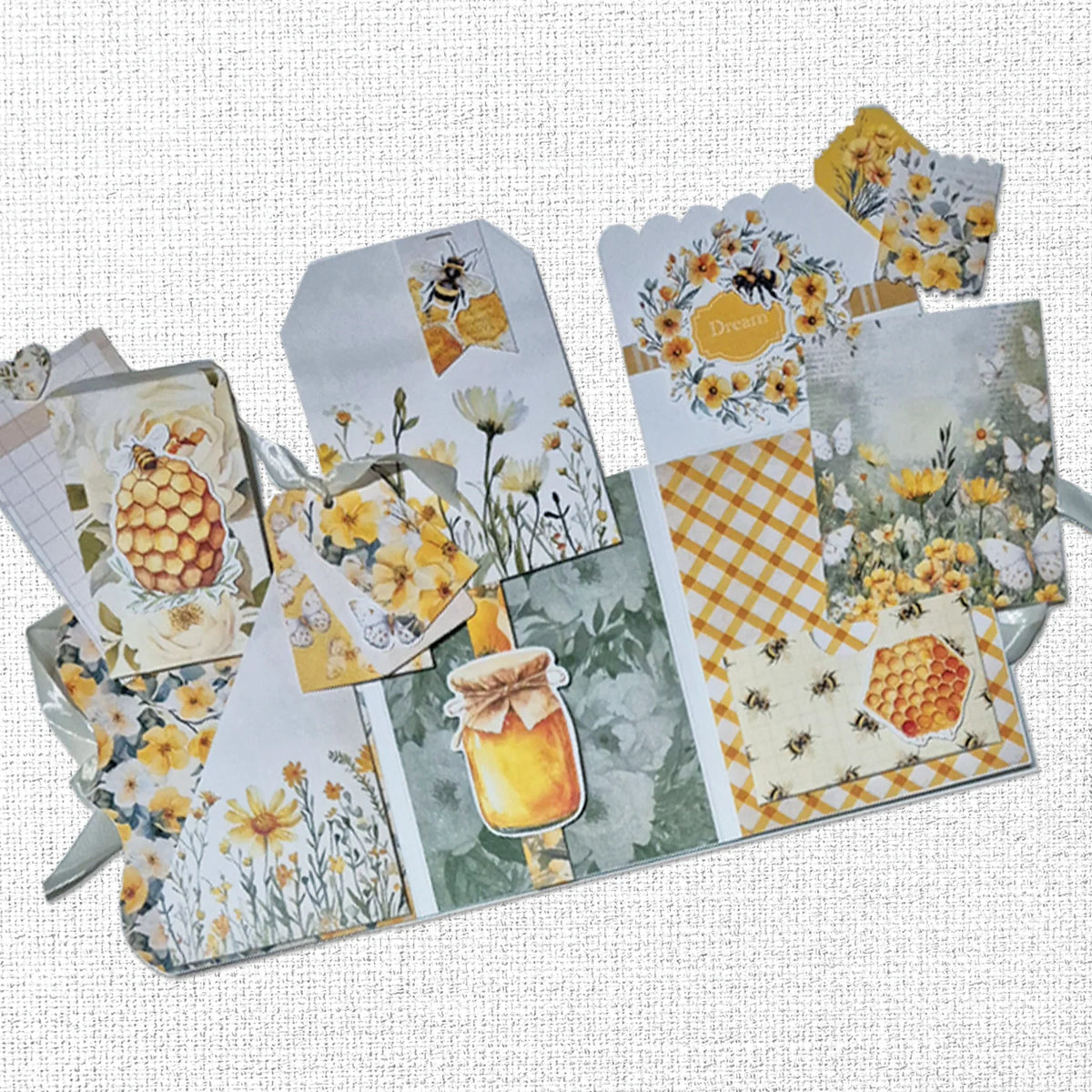 Kit Folio Mini Journal Indésirable 8,5" x 11" Abeilles et Papillons 35013-7