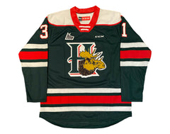 Jersey réplica CCM verde de local de los Halifax Mooseheads autografiado por Zach Fucale con múltiples inscripciones-4