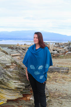Moroccan Poncho with Oak Leaves Print-1
