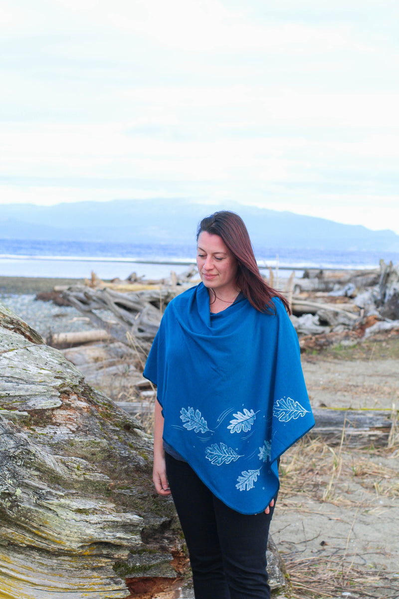 Moroccan Poncho with Oak Leaves Print-3