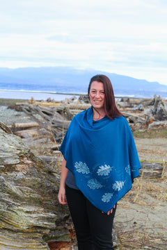 Moroccan Poncho with Oak Leaves Print-2