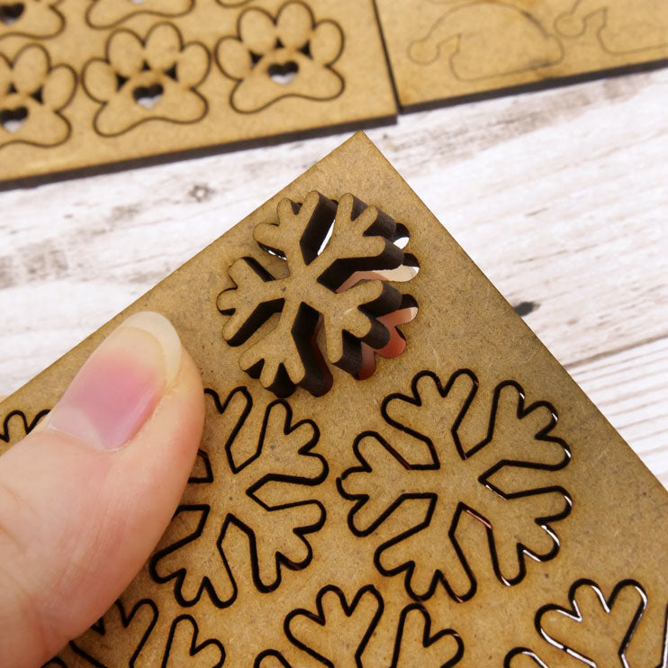 MDF Shapes - Christmas Paws-3