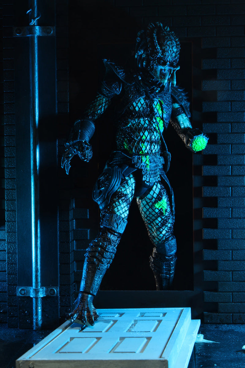 Neca - Predator 2 Ultimate Battle-Damaged City Hunter-11