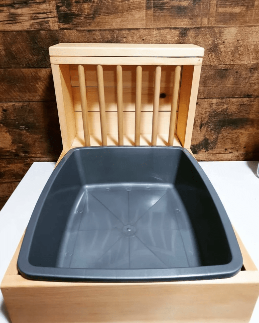 Dowel Style Hay Feeder and Litter Size-1