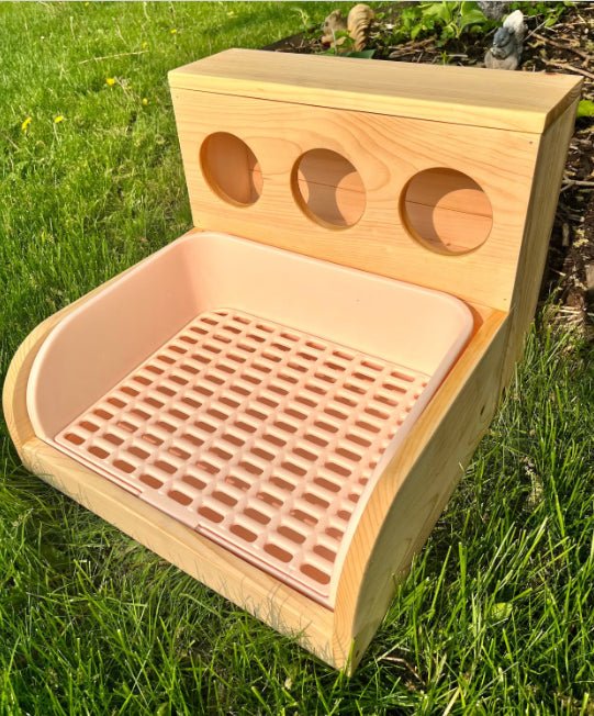 Rabbit Hay Feeder, Litter Box & Mesh Grate-1