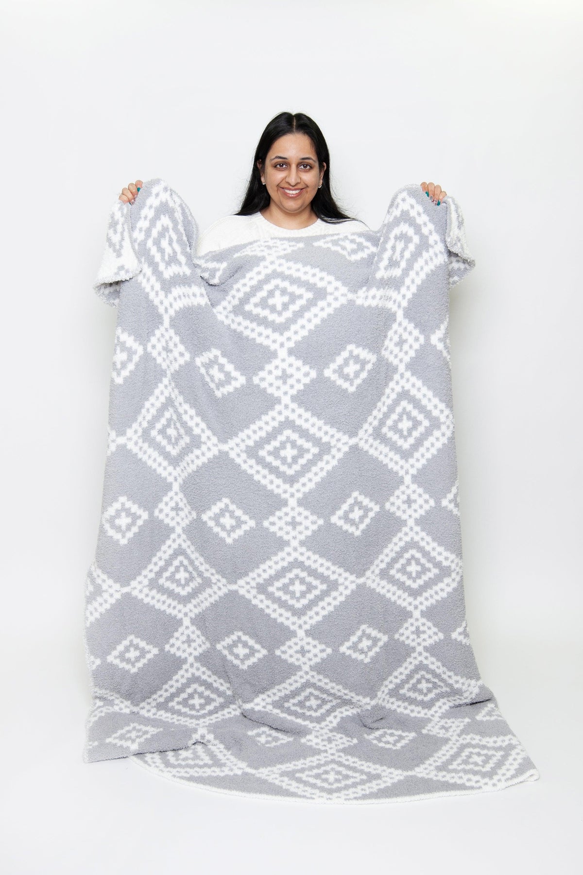 Grey & White Diamond Mosaic Print Extended Throw-3