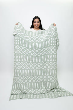 Desert Sage & White Diamond Point Print Extended Throw-2