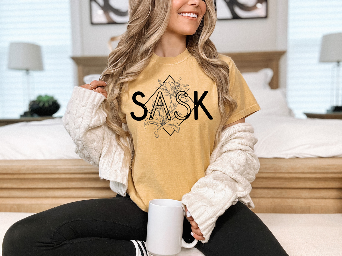 SASK Diamond Line Art Unisex T-shirt | Saskatchewan Clothing-5