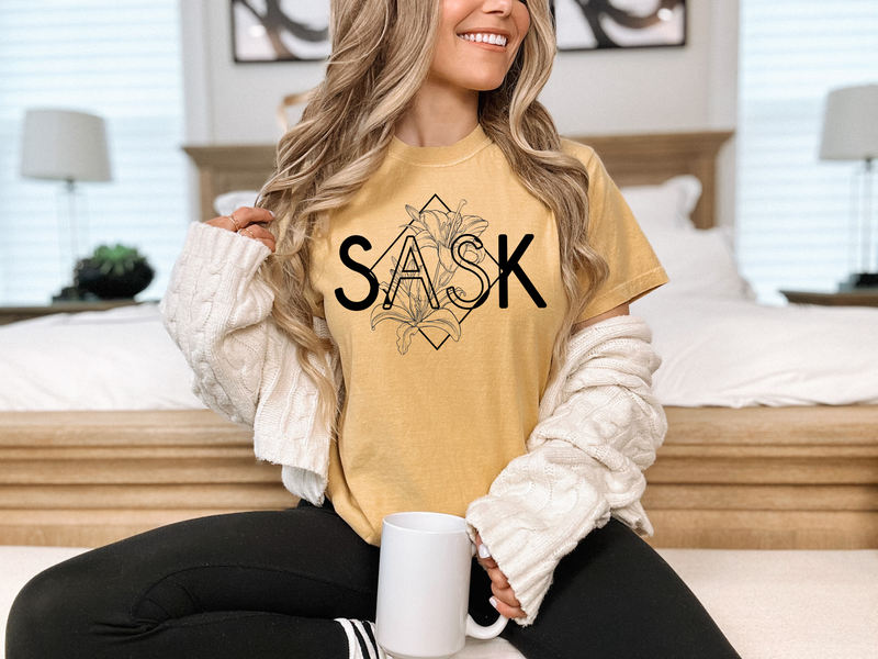 SASK Diamond Line Art Unisex T-shirt | Saskatchewan Clothing-5