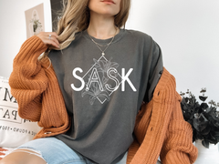 SASK Diamond Line Art Unisex T-shirt | Saskatchewan Clothing-4