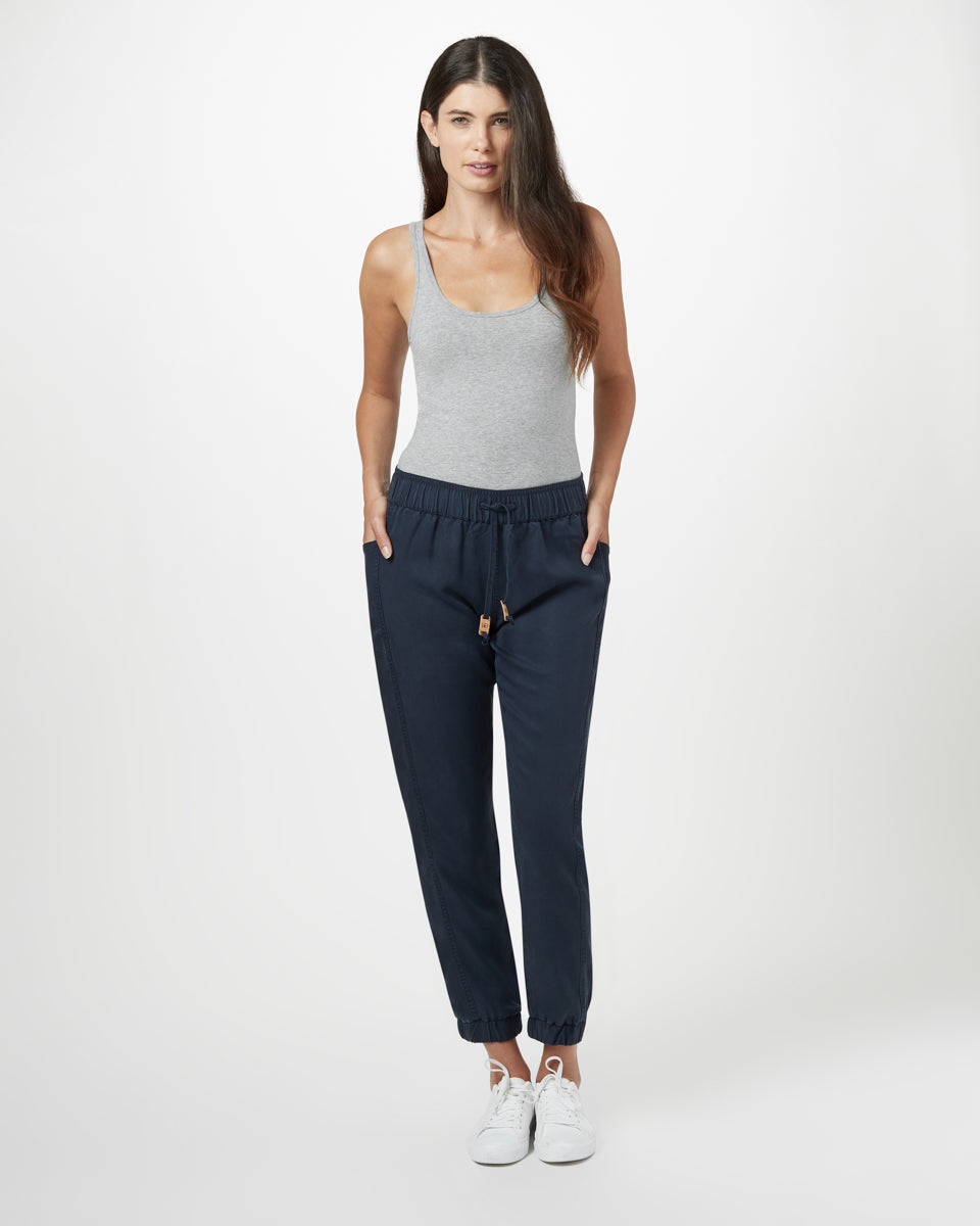 Colwood Jogger-1