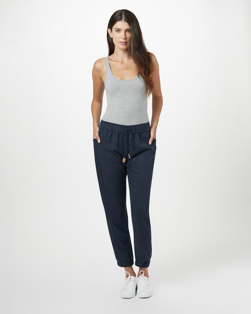 Colwood Jogger-10