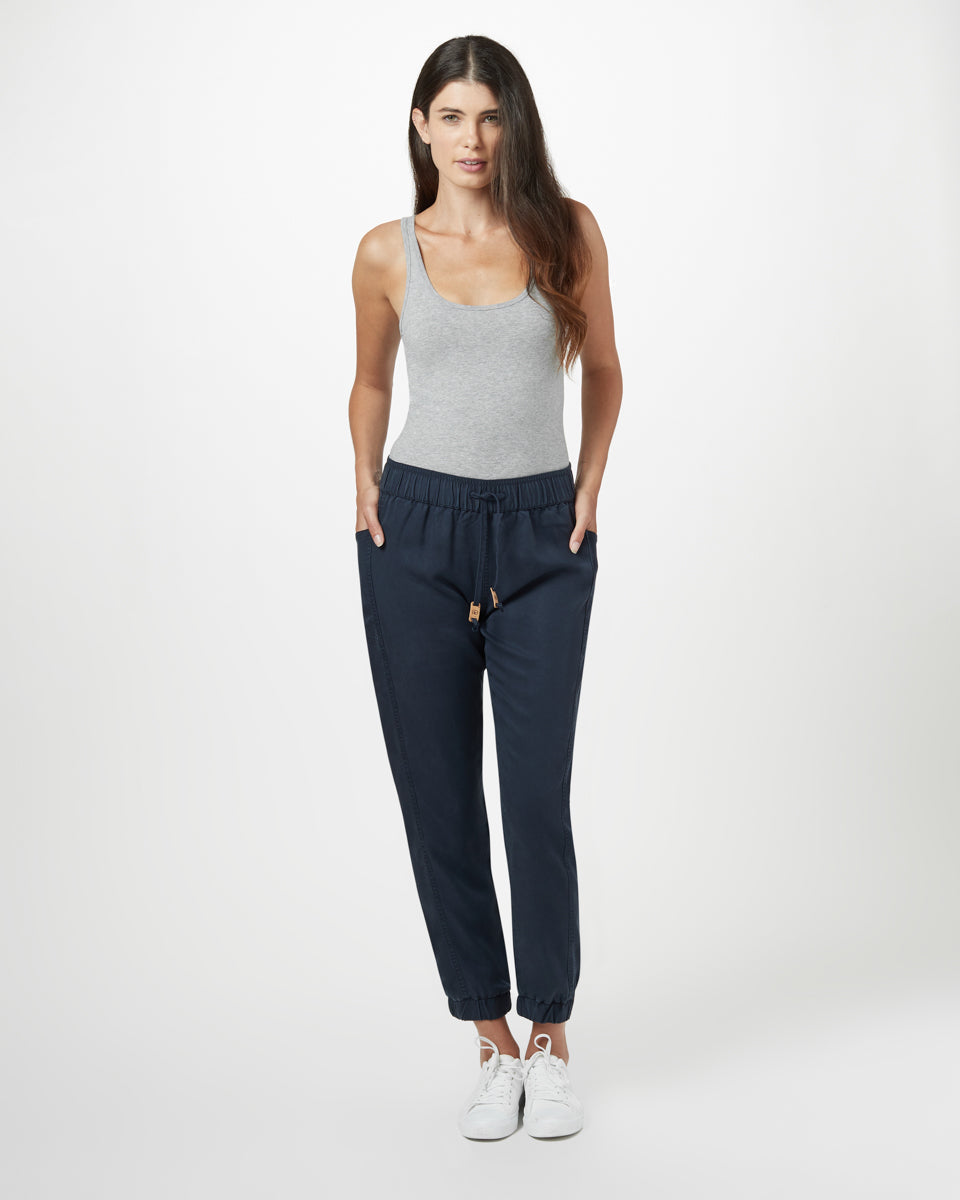 Colwood Jogger-10