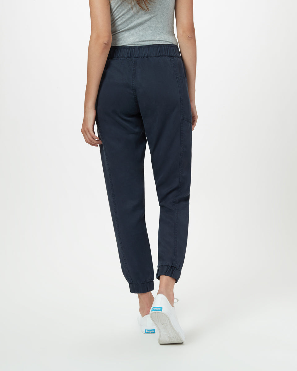 Colwood Jogger-3