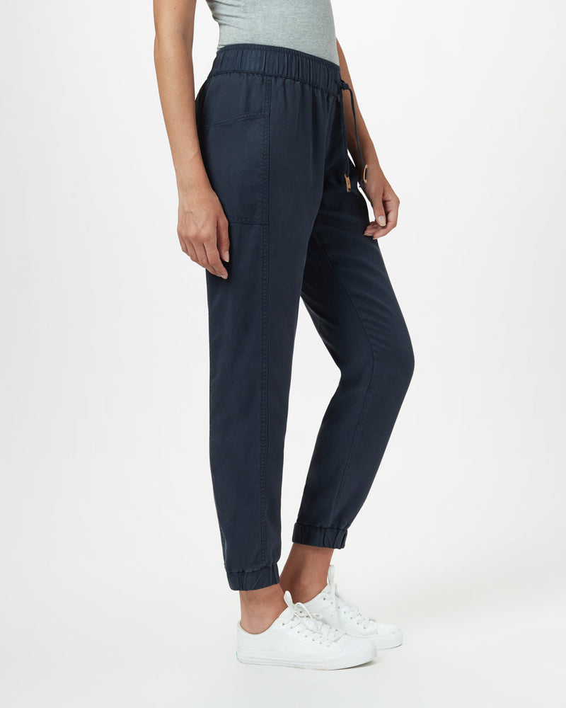 Colwood Jogger-4