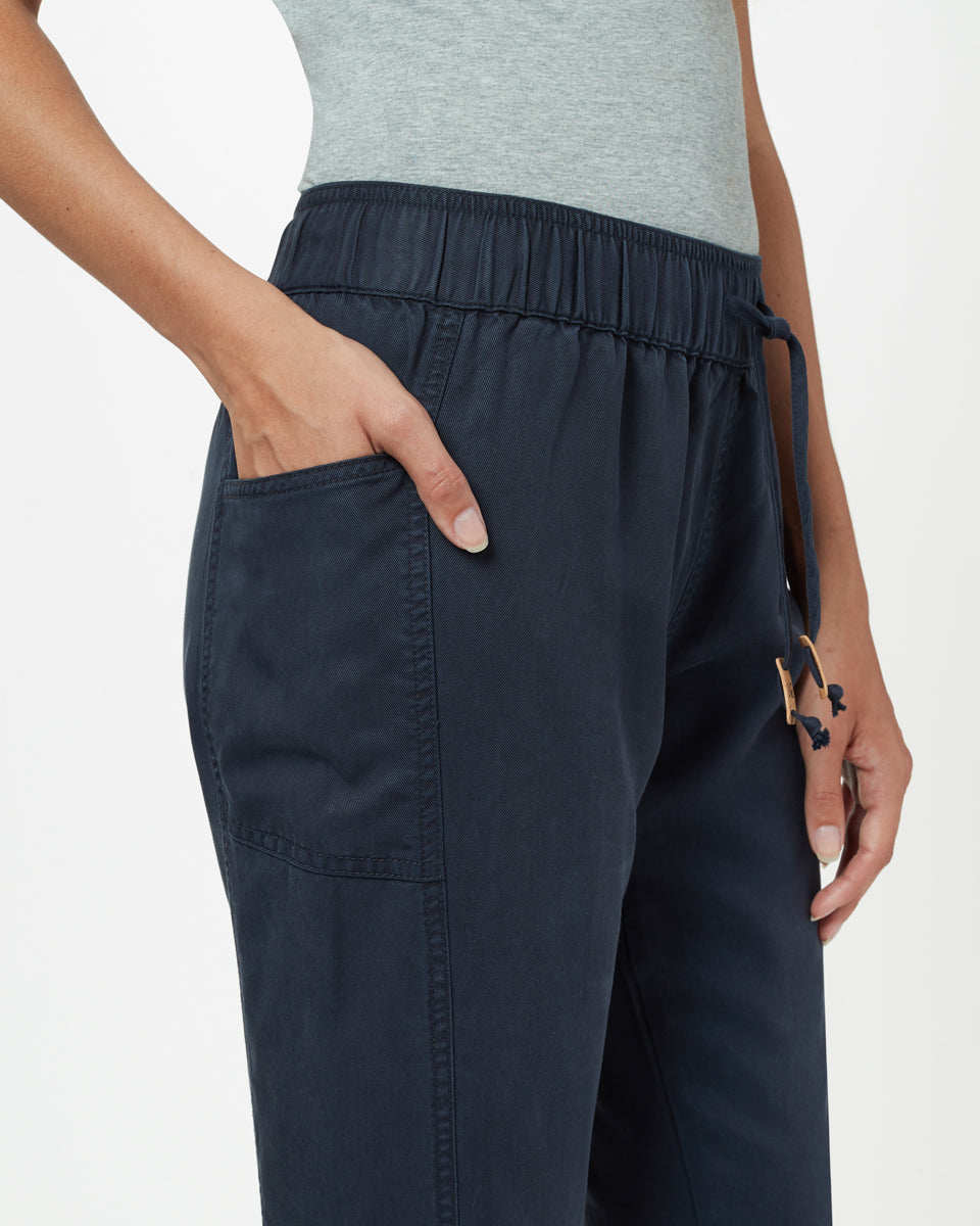 Colwood Jogger-5