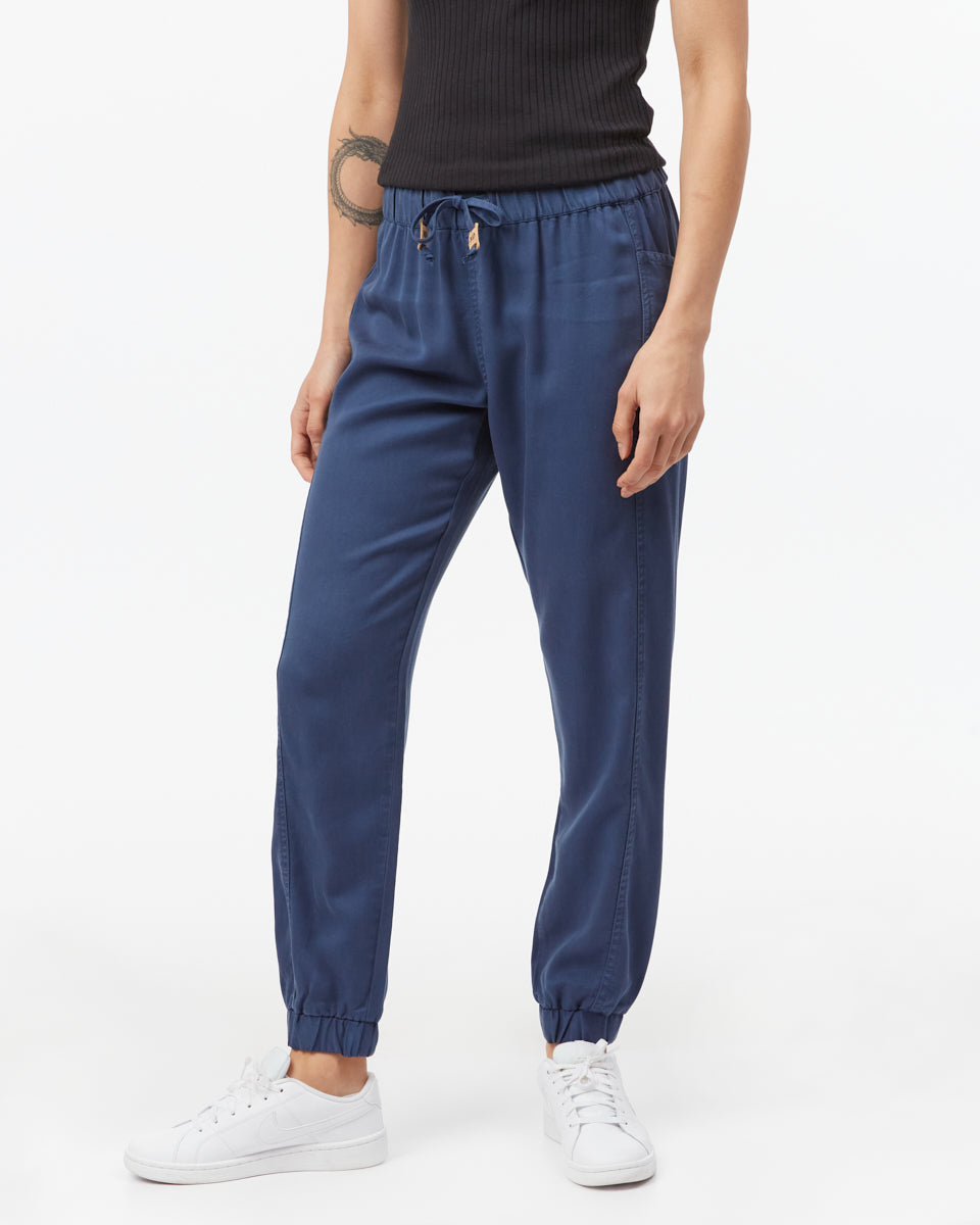 Colwood Jogger-1