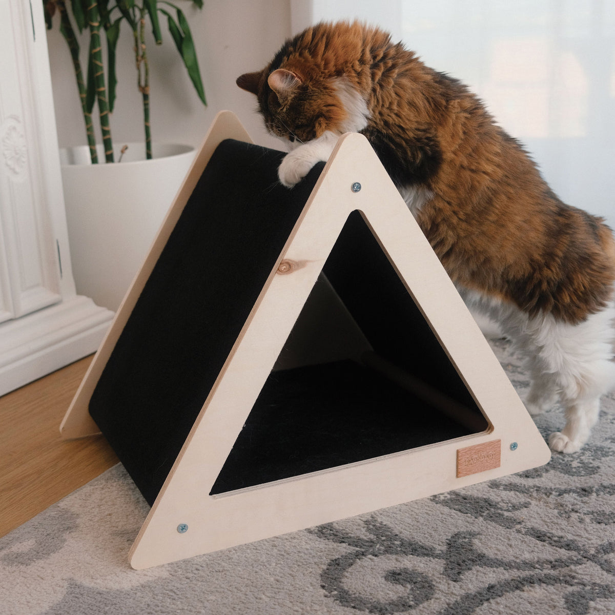 Noba Origin Scratchable Teepee Cat House
