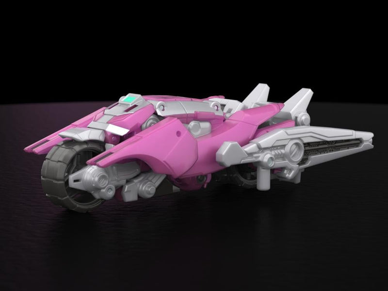 Transformers: One Studio Series Deluxe Class Elita-1-2