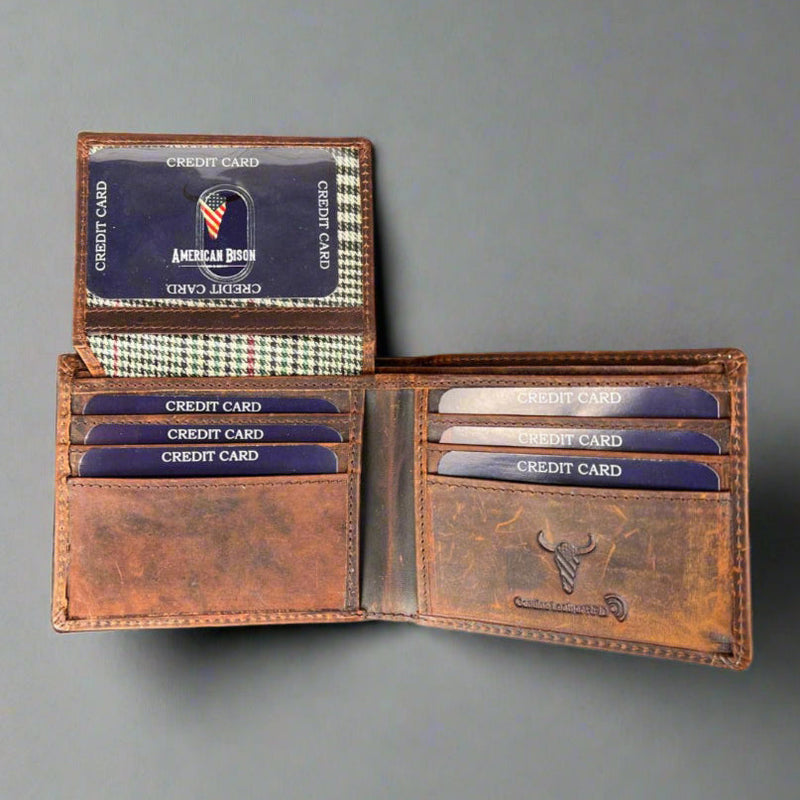 Men’s Skull Embossed Bifold Leather Wallet-4