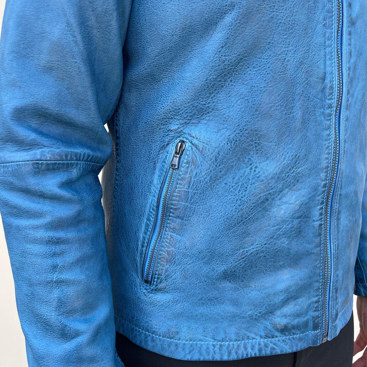 Men’s Sheep Leather Jacket. Classic Stand Collar with 2 Pockets-4
