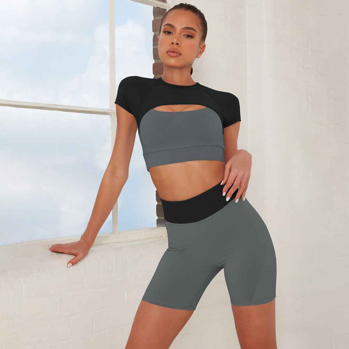 Women’s Short Yoga Workout Set – Stylish Fitness & Exercise Activewear Outfit-5