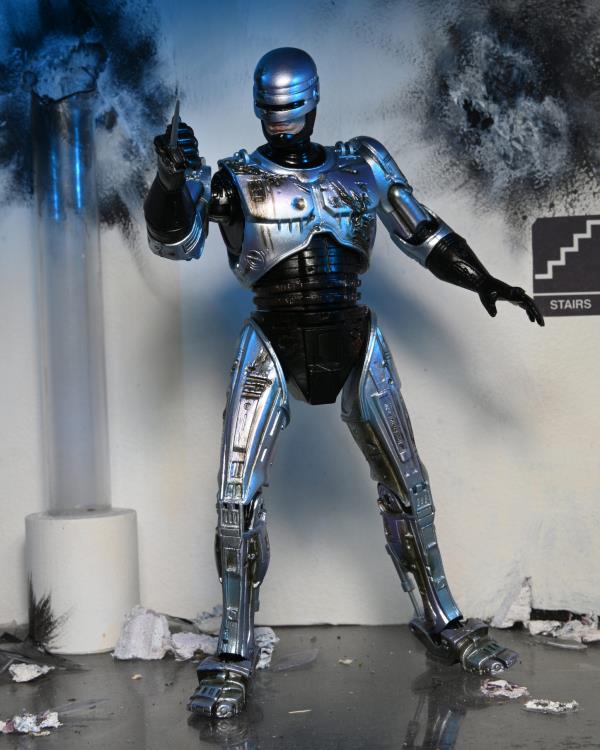 NECA - Ultimate Battle Damaged RoboCop with Chair-10