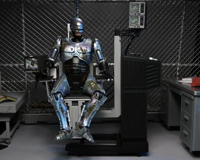 NECA - Ultimate Battle Damaged RoboCop with Chair-14