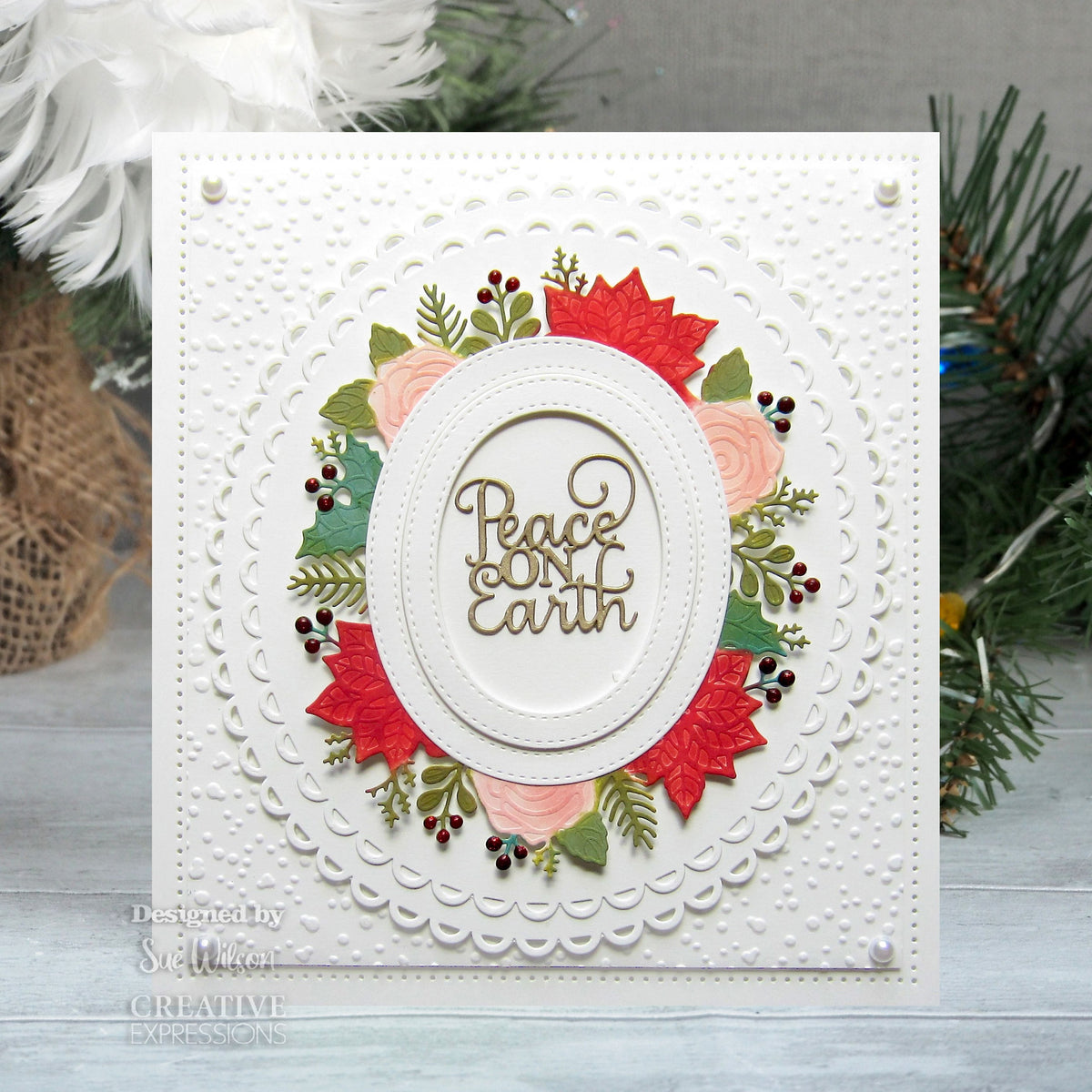 Creative Expressions Sue Wilson Festive Oval Wreath Frame Craft Die-8