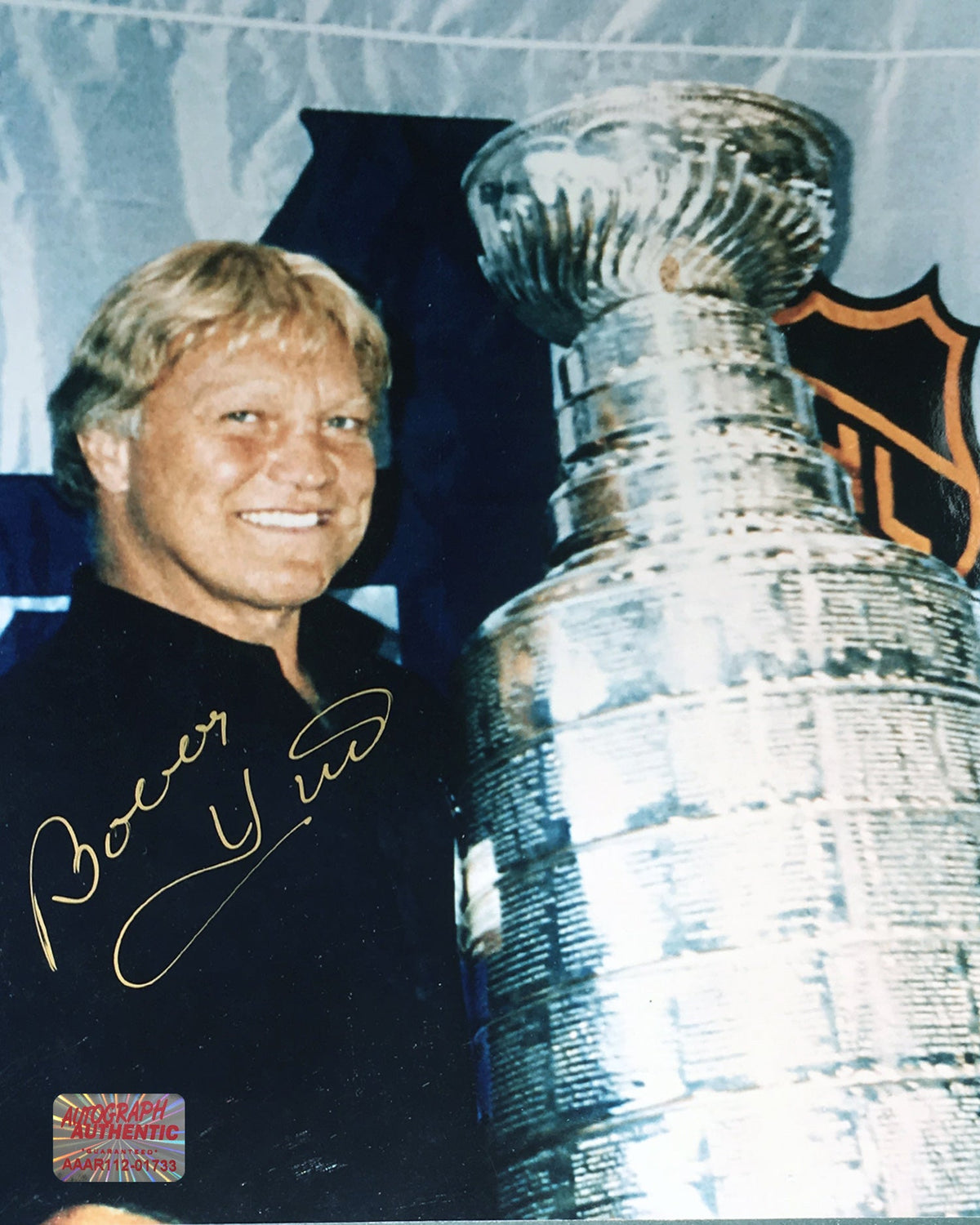 Bobby Hull Signed Championship Cup 8x10 Photograph-1