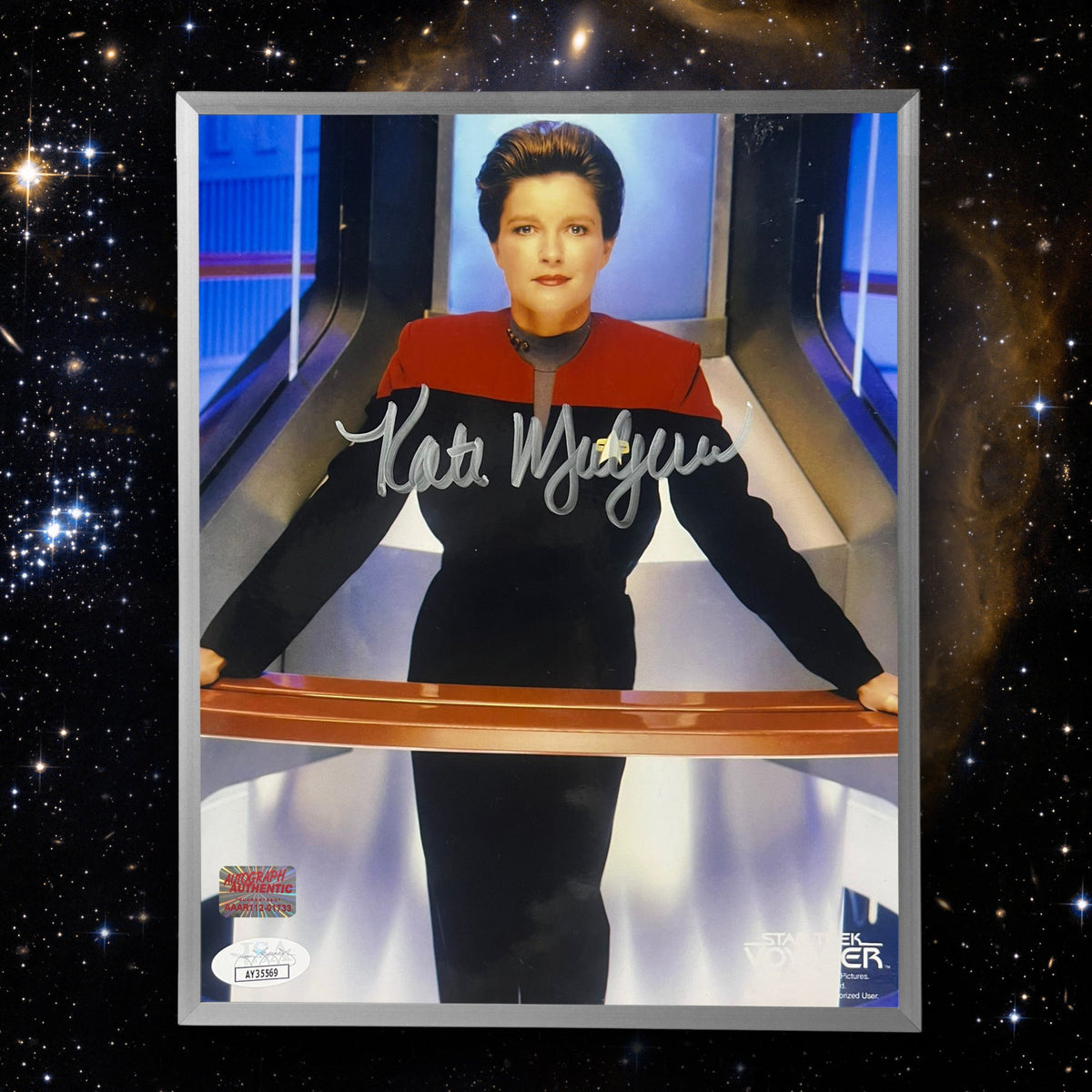 Kate Mulgrew Signed Voyager Janeway on Bridge 8x10 Photo-2