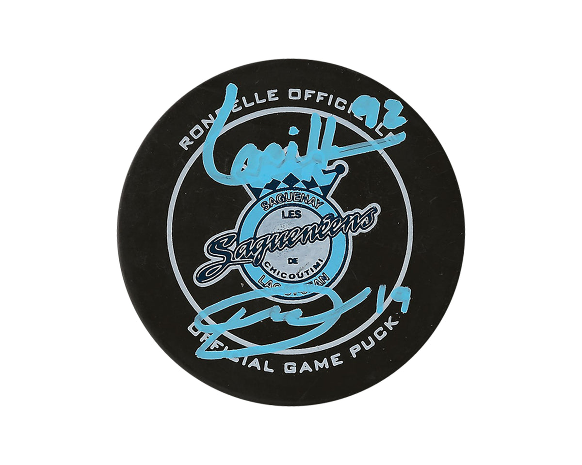 Palet de match officiel des Saguenéens de Chicoutimi autographié par Hendrix Lapierre et Dawson Mercer-1