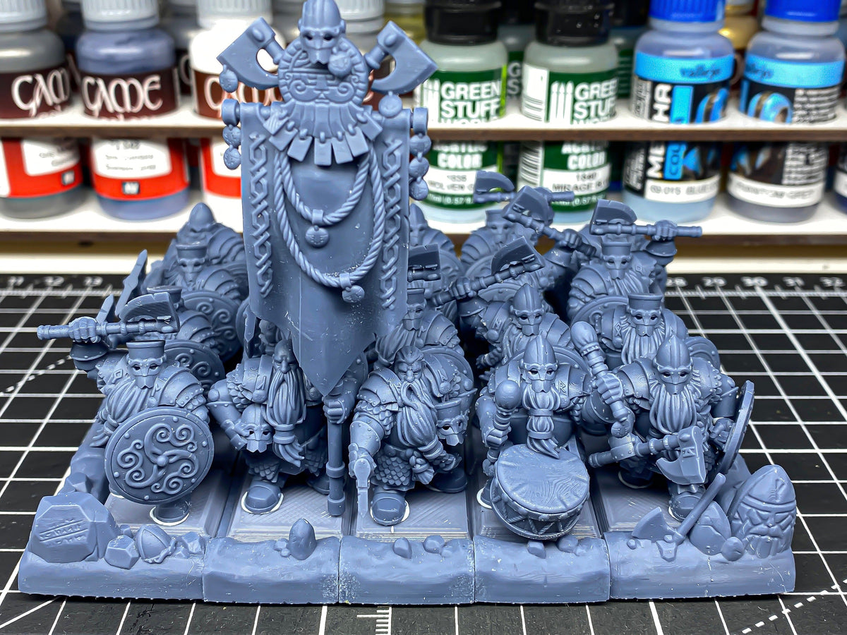 Dwarven Huscarl Set - Highland Miniature | DnD | Dwarf | melee unit | fighter | 32mm | Pathfinder | TTRPG | Wargaming | Fantasy | Frostgrave