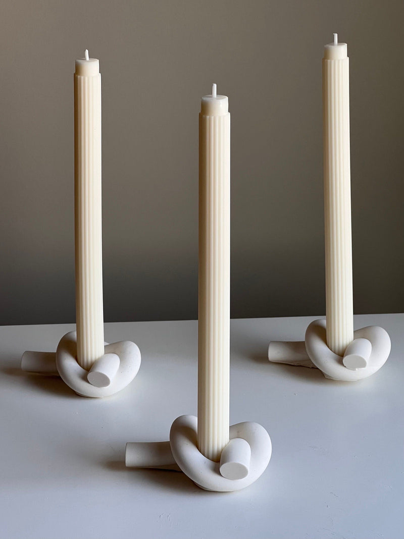 Knot Jesmonite Candlestick Holder: Minimalist Wedding Decor-2