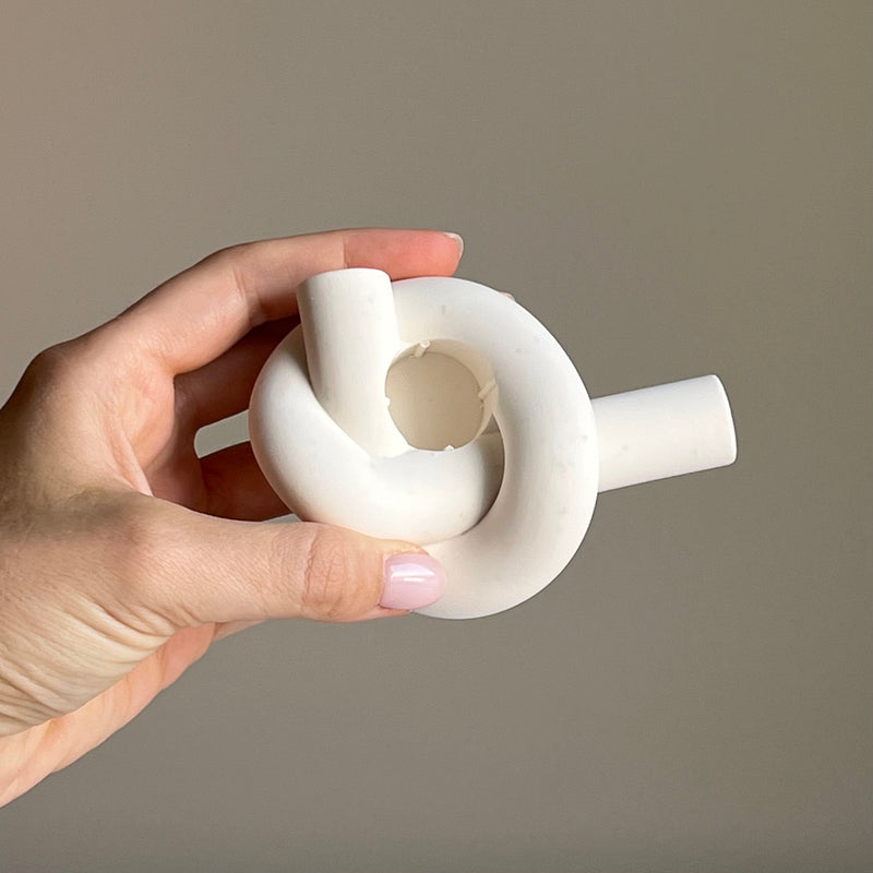 Knot Jesmonite Candlestick Holder: Minimalist Wedding Decor-3