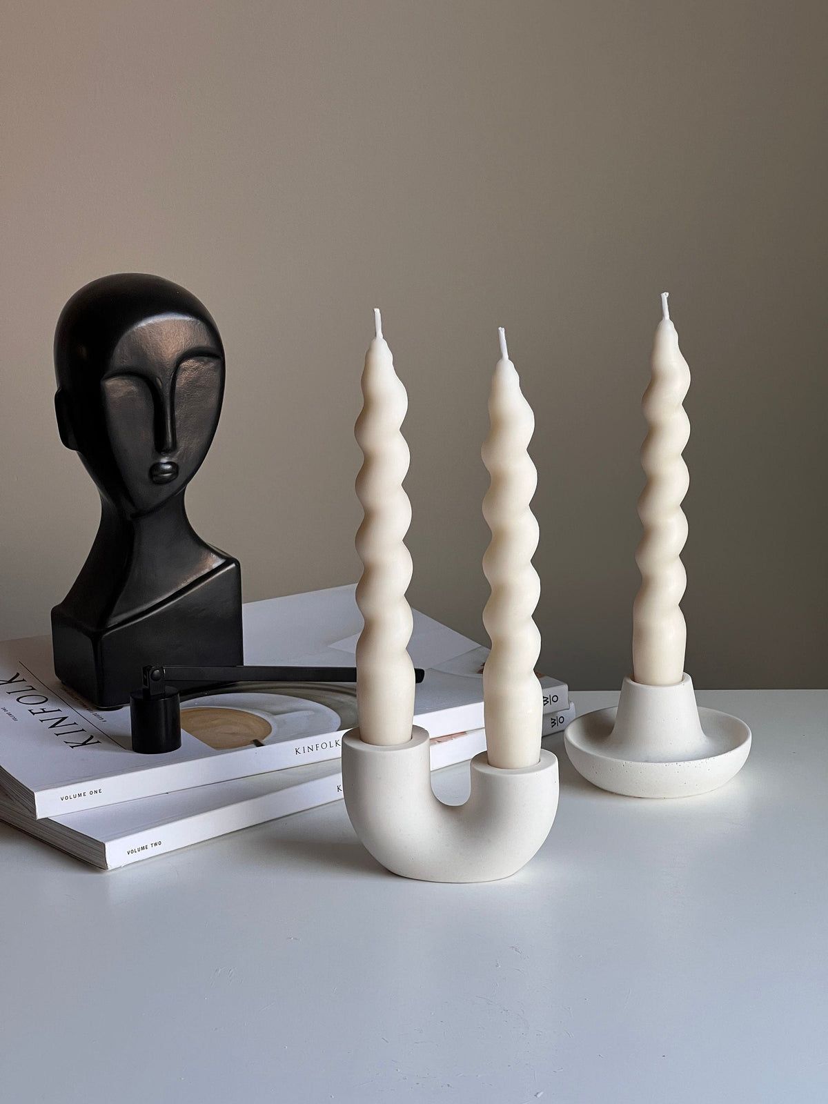 Round Jesmonite Candlestick Holder: Minimalist Table Decor-3