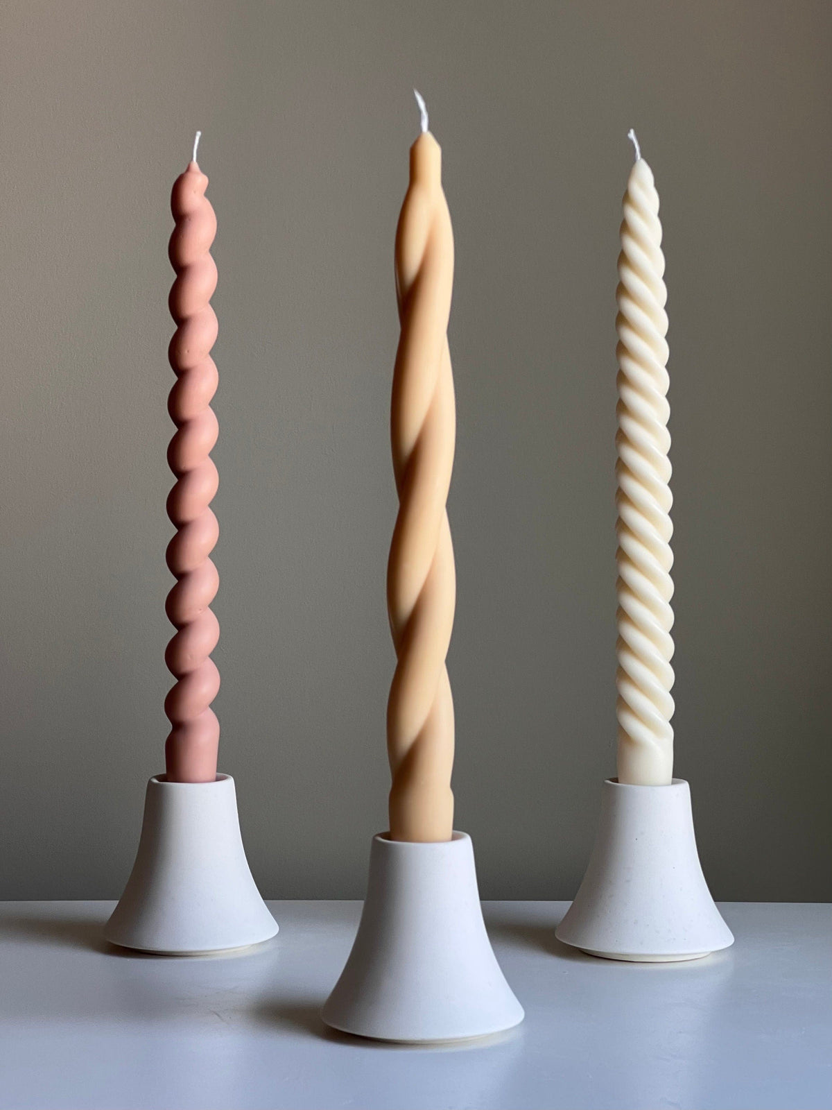 Round Jesmonite Candlestick Holder: Minimalist Table Decor-6