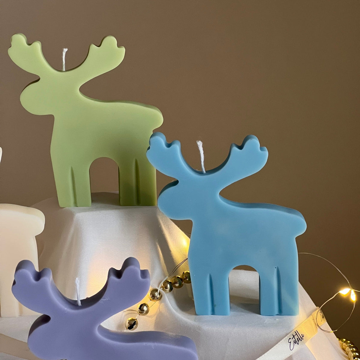 Handmade Reindeer Soy Candle: Christmas Decor Gift-2
