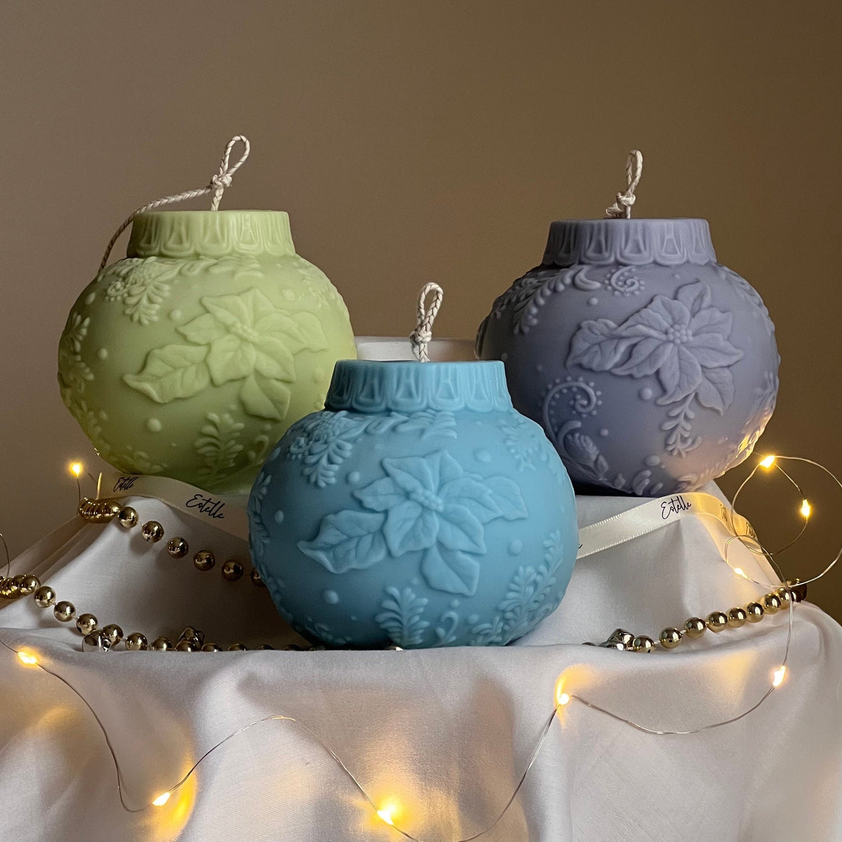 Large Christmas Bauble Soy Candle: Festive Handmade Decor-1