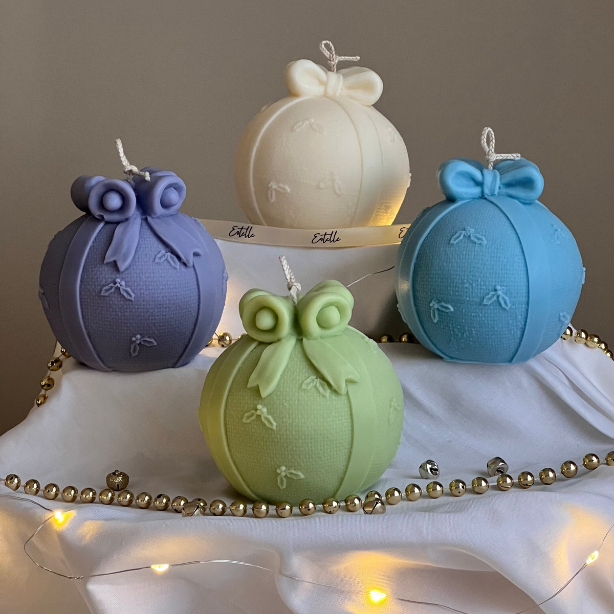 Hand Poured Christmas Bauble Soy Candle: Festive Decor-4