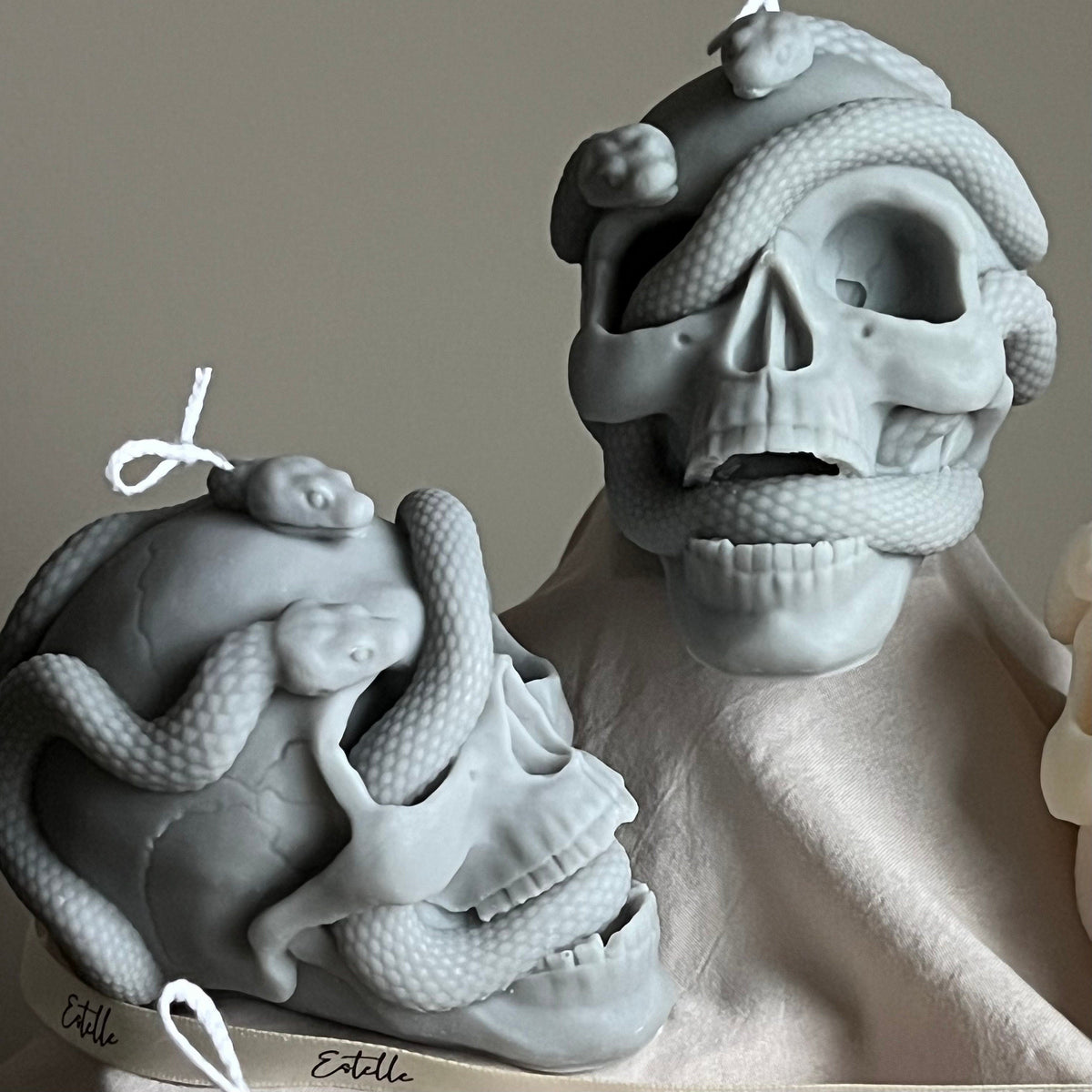 Skull Candle with Snakes: Spooky Halloween Soy Wax Decor-7