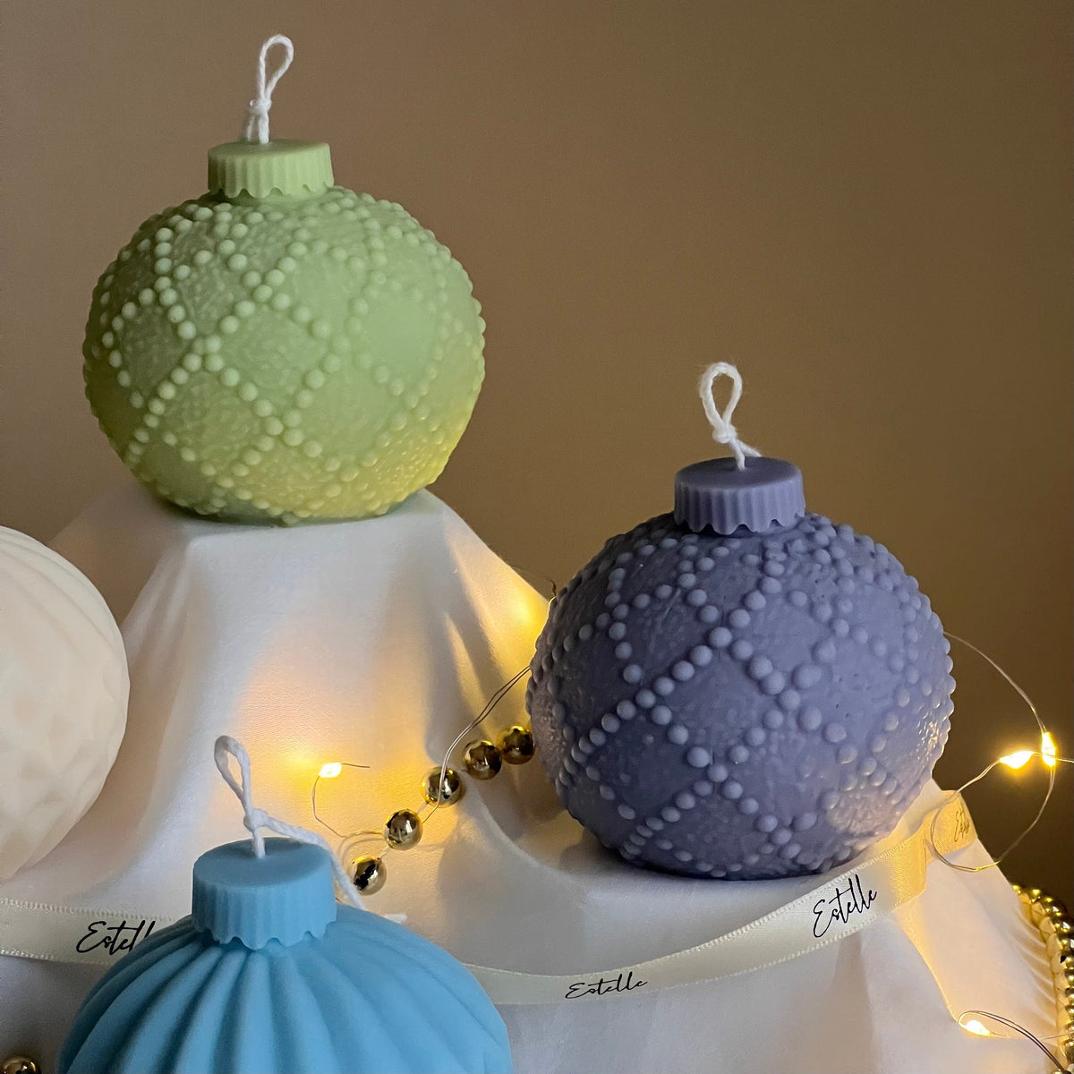 Handmade Christmas Bauble Soy Candle: Festive Ornament Decor-2